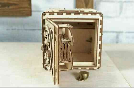 3D конструктор Ugears Сейф. Новый в упаковке. 
