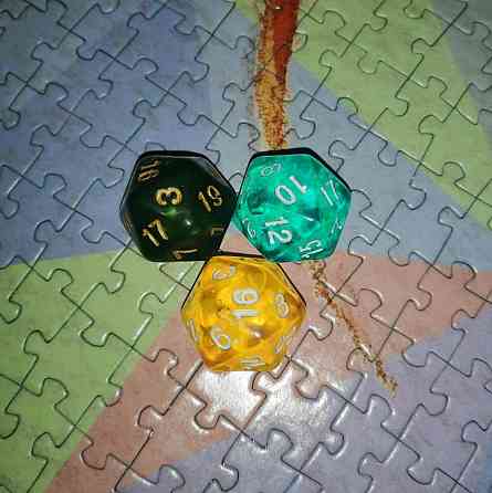 Кубик D20 
