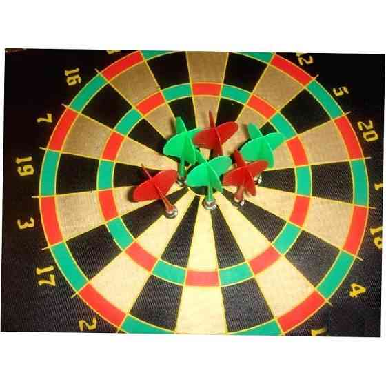 Дартс с магнитным полотном 15 дюймов новый 