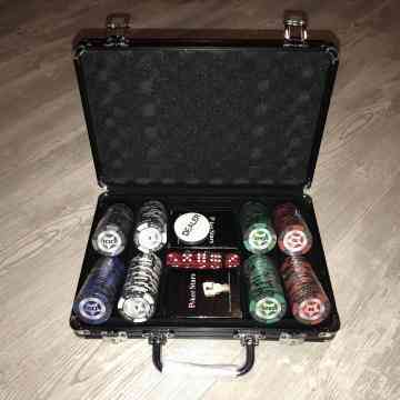 Набор для покера "Блэк Старс" - 500 фишек с номина 