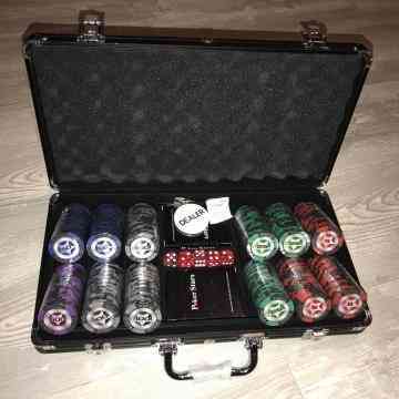 Набор для покера "Блэк Старс" - 500 фишек с номина 