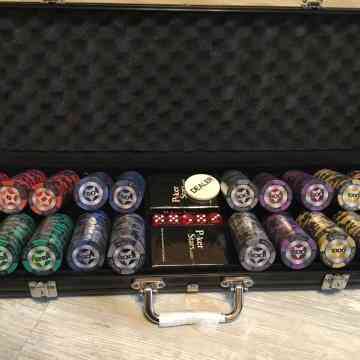 Набор для покера "Блэк Старс" - 500 фишек с номина 