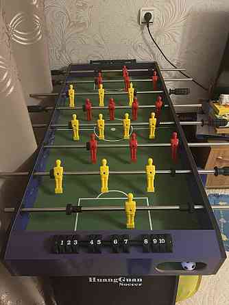 Продам настольный футбол 