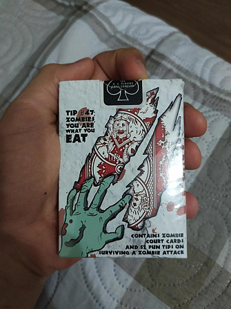 Продаю карты Bicycle zombie  - изображение 2