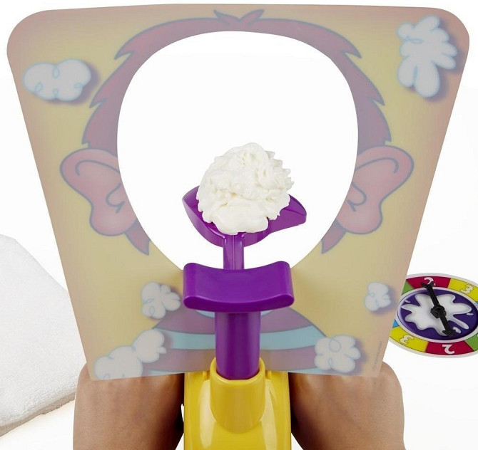 Игра настольная Hasbro "Пирог в лицо"  - изображение 3