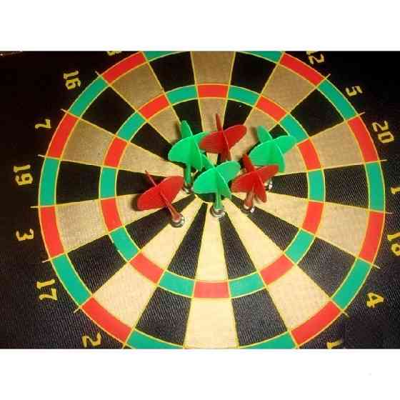 Дартс с магнитным полотном 15 дюймов новый 