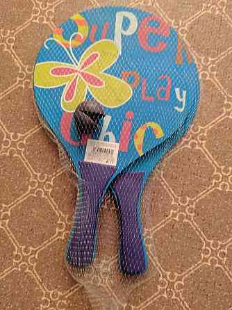 Ракетки новые мячик сломался 