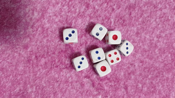 Кости игральные  - изображение 1