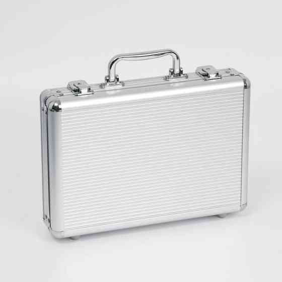 Покер в металлическом кейсе фишки 200 шт 