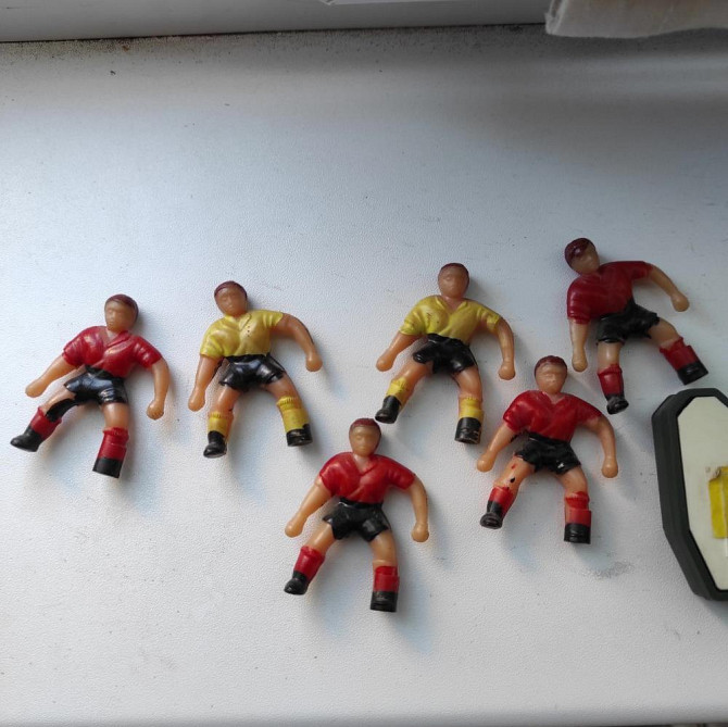 Фигурки футболистов - настольный футбол СССР  - изображение 1