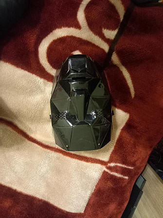 Маска ведущего из Игры в кальмара  - изображение 1