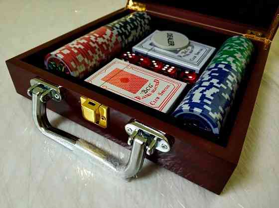 Покер игровой набор 100 фишек + 2 колоды карт 