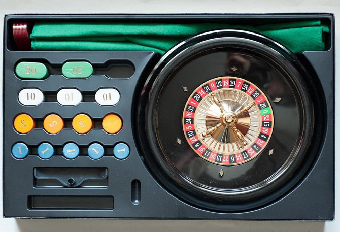 Настольная игра Рулетка, изготовлено в Италии  - изображение 1