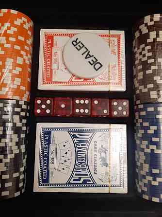 Покерный набор 300 фишек 