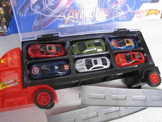 Фура трек с машинами новая игра 