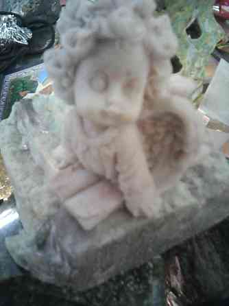 Ангелы разные на камне,с малахитом,амур 