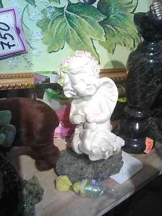 Ангелы разные на камне,с малахитом,амур 