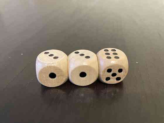 Деревынные игральные кости (кубики) 