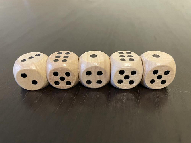 Деревынные игральные кости (кубики)  - изображение 2
