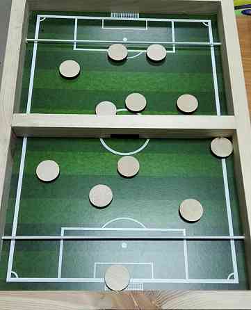 Игра вышибалы (футбольное поле) 