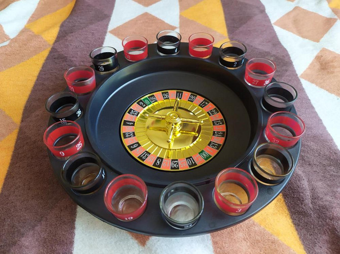 Алкогольная рулетка (на 16 стопок)  - изображение 1