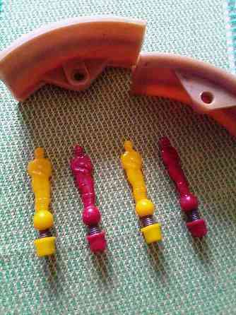 Футболисты и ворота для футбола 