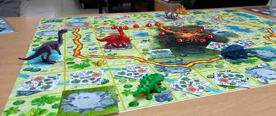 Семейная настольная игра "Динозавры" 