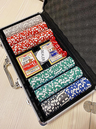 Новый набор для покера (300 фишек) в кейсе  - изображение 1