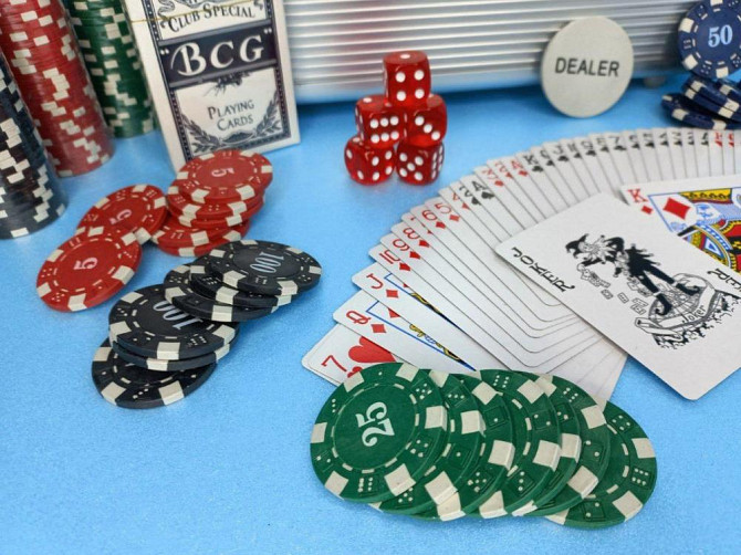 Покерный набор в кейсе на ключ 200фишек  - изображение 2