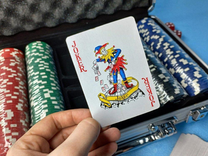 Покерный набор в кейсе на ключ 200фишек  - изображение 3