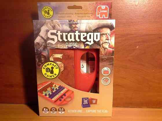 Настольная игра Stratego Classic новая в кейсе 