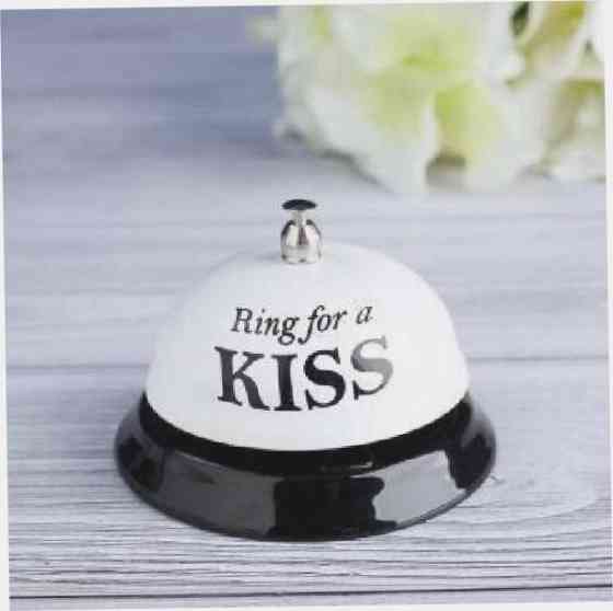 Звонок настольный - Ring for a kiss новый 