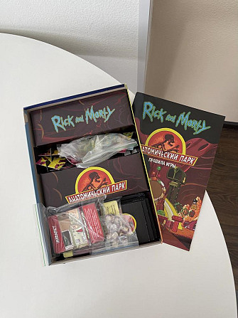 Настольная игра Рик и Морти: Анатомический парк  - изображение 2